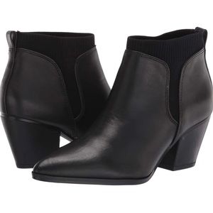 Bella Vita Women's Chelsea Boot 8 X-Wide